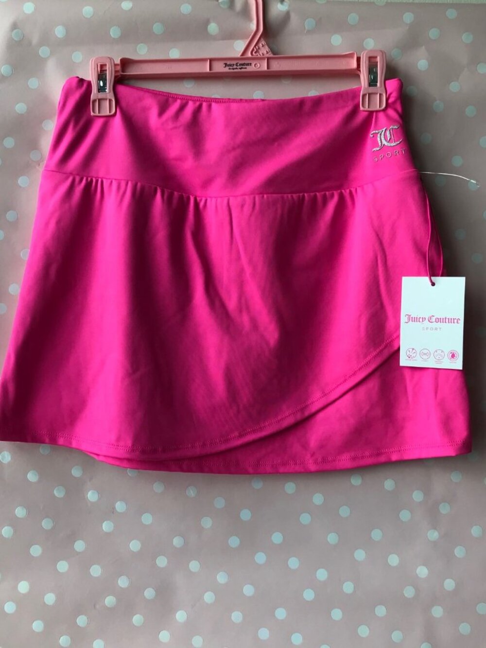 Juicy Couture Sport pink  Skorts 2 Pockets inside activewear Size : M NWT